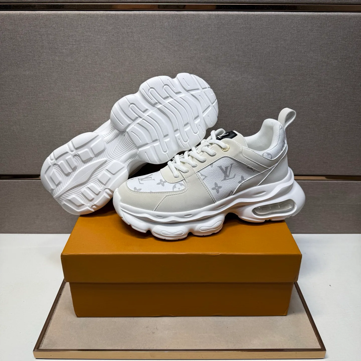 ⬛️Men's shoes 💰p462【LV～】Men's casual shoes 2025z cabinet sales simultaneously 🔶Size: 38-44 #️⃣ 🔷5 colors🔜The upper is made of multi-material splicing➕Mesh lining, comfortable and breathable, sole: original comfortable and wear-resistant outsole, ⚠️real thing📱photographed🎬real thing is better📢📢📢